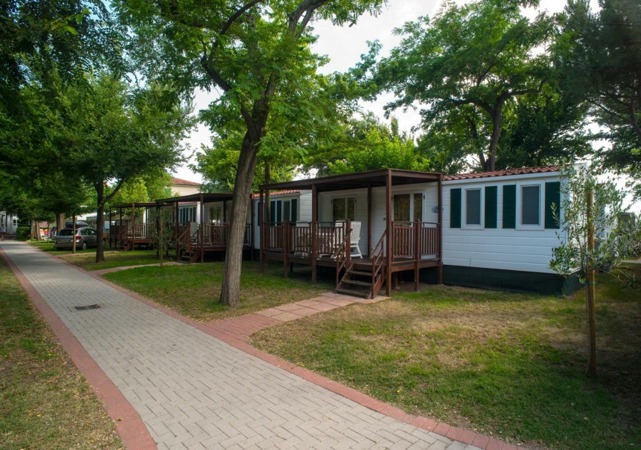 Villa Al Mare Camping - 4 Stelle Каваллино Экстерьер фото